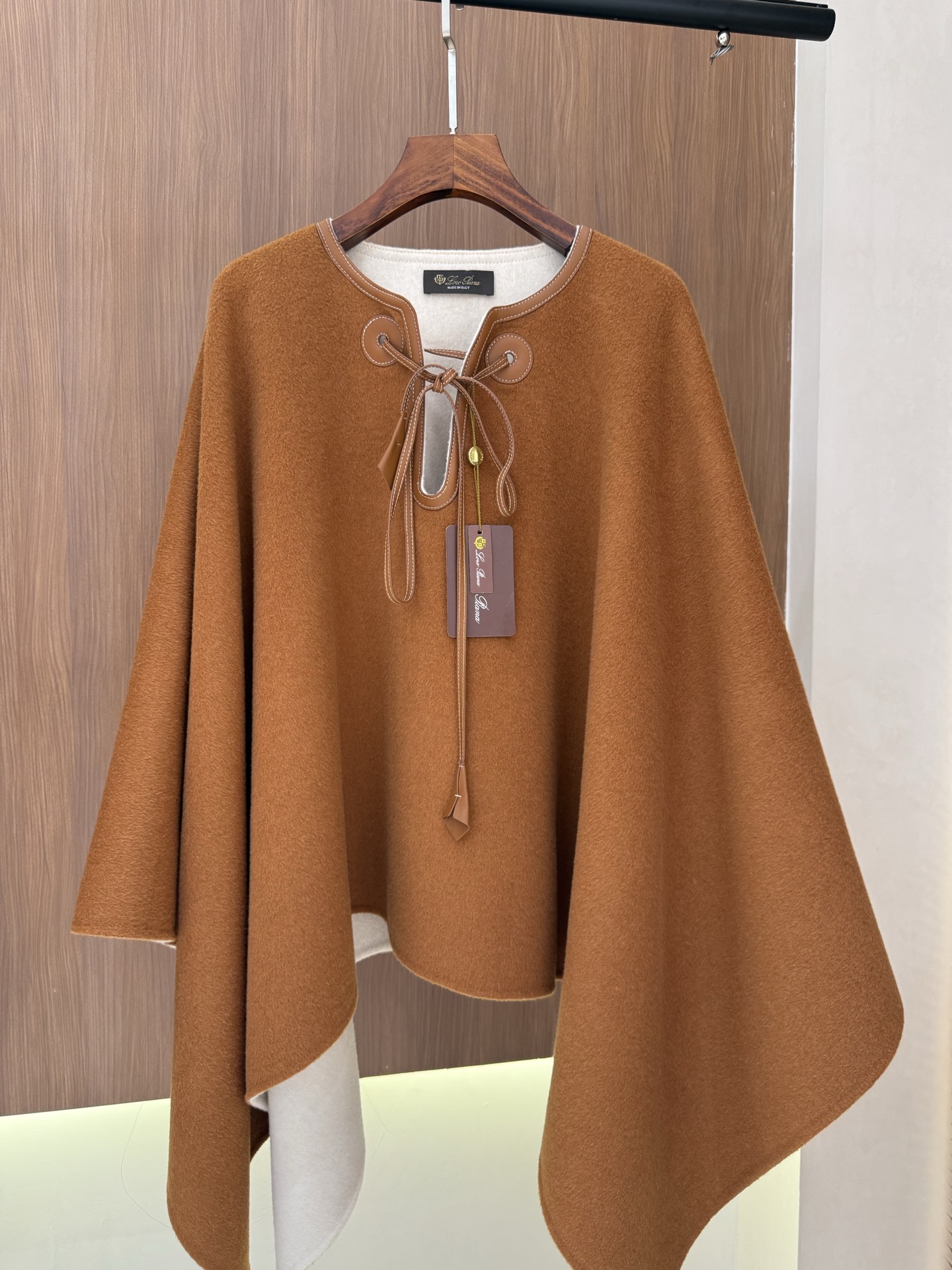 Loro Piana Cashmere Cape: Elegant & Luxurious Outerwear for Fall/Winter 5 i1756805590689 4537 0 7