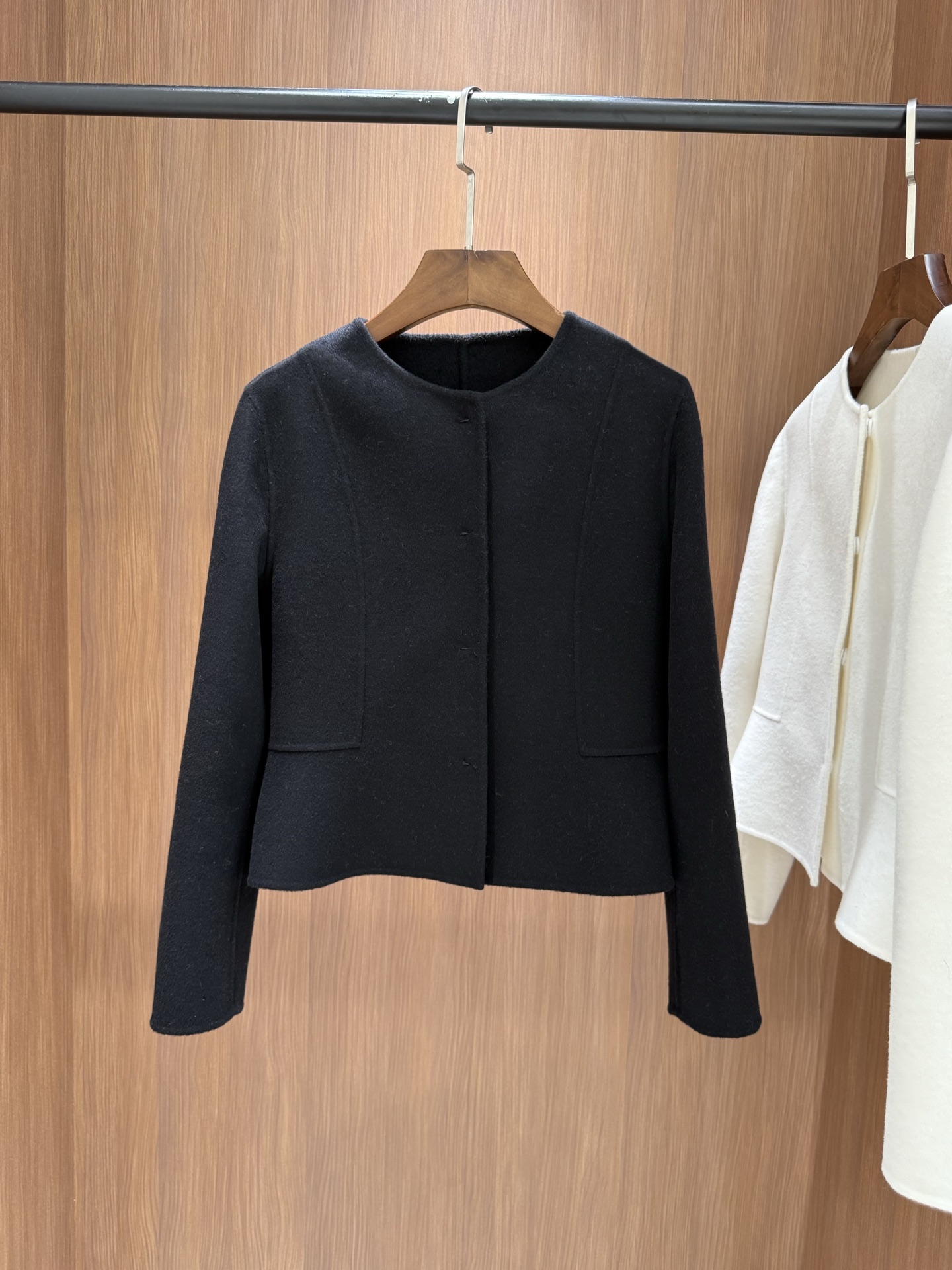 GIADA Cashmere Short Coat - Elegant Petal Fold Design, Fitted Silhouette 4 i1757156551386 5191 0 1