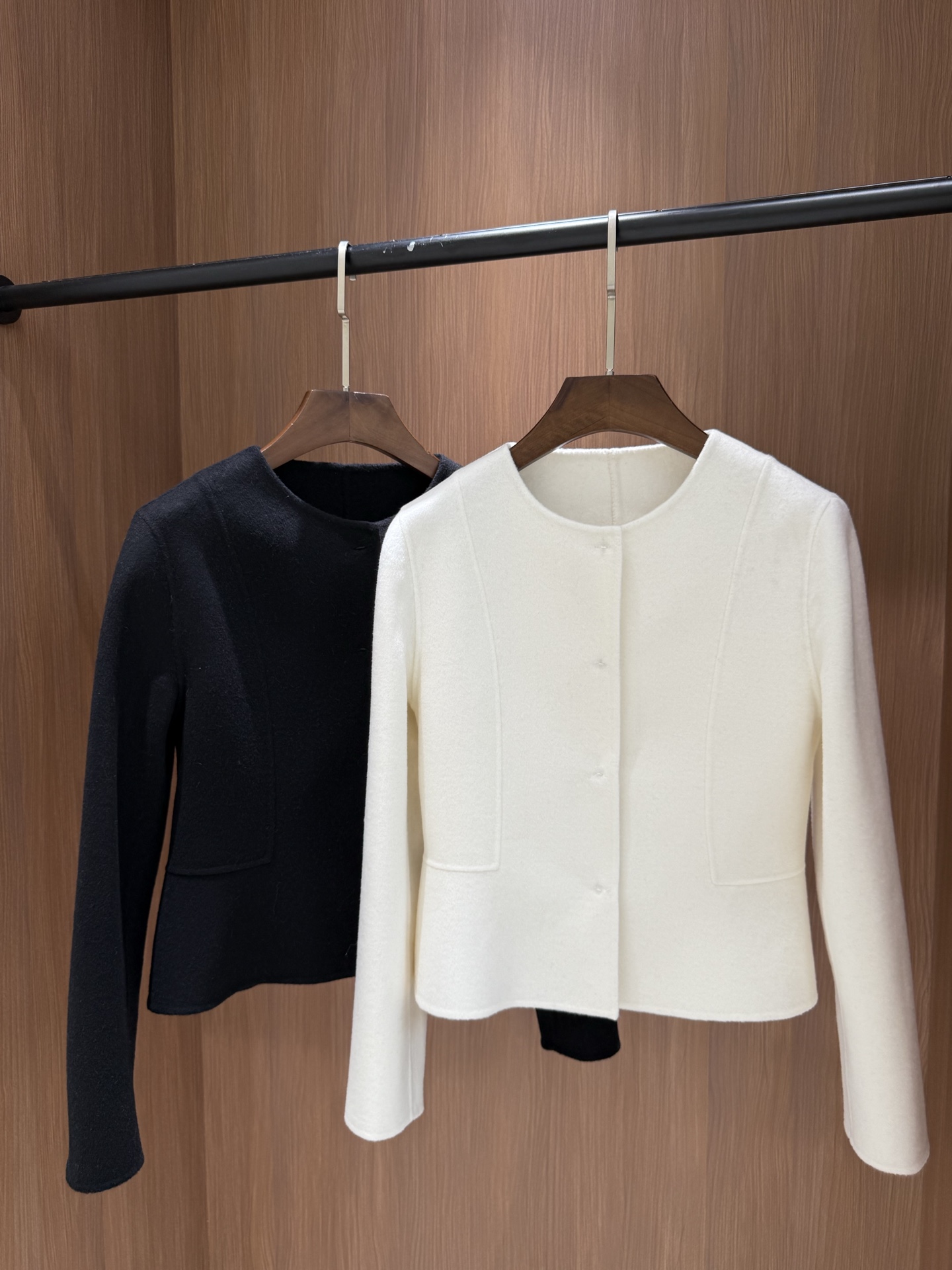 GIADA Cashmere Short Coat - Elegant Petal Fold Design, Fitted Silhouette 2 i1757156551395 5549 0 8