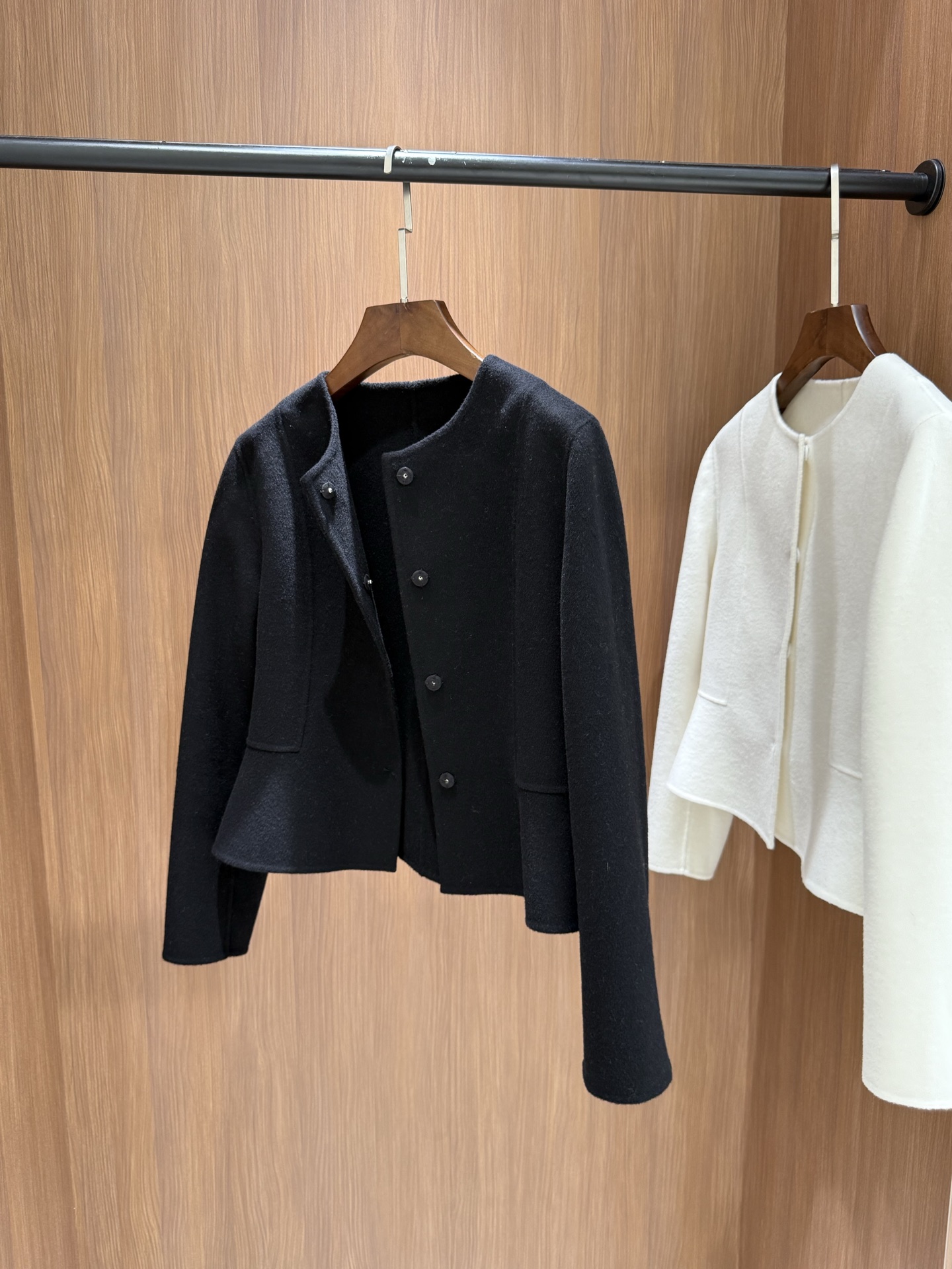 GIADA Cashmere Short Coat - Elegant Petal Fold Design, Fitted Silhouette 8 i1757156552684 4519 0 5