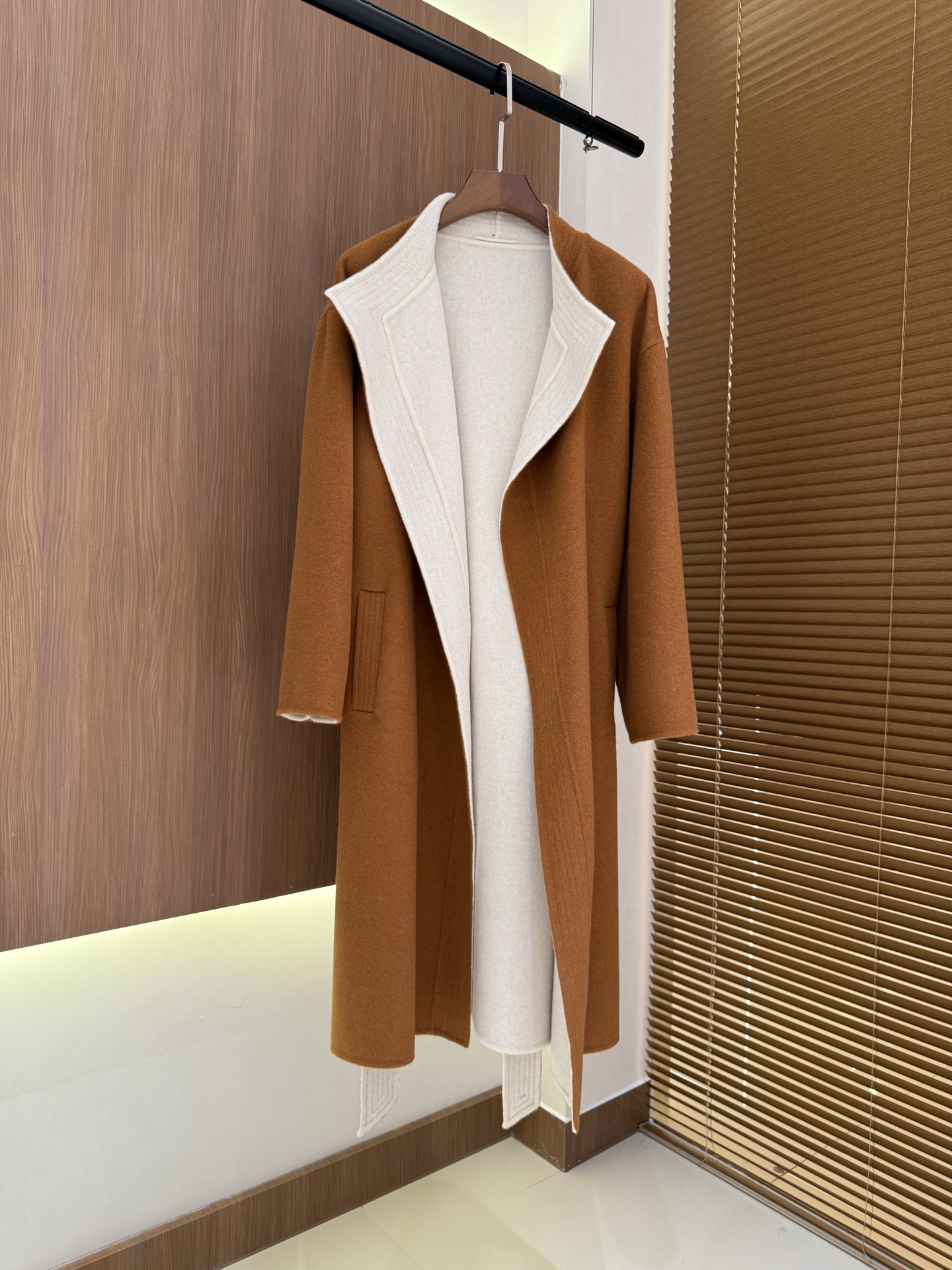 Manteau Long en Laine et Cachemire Loro Piana - Élégance et Chaleur