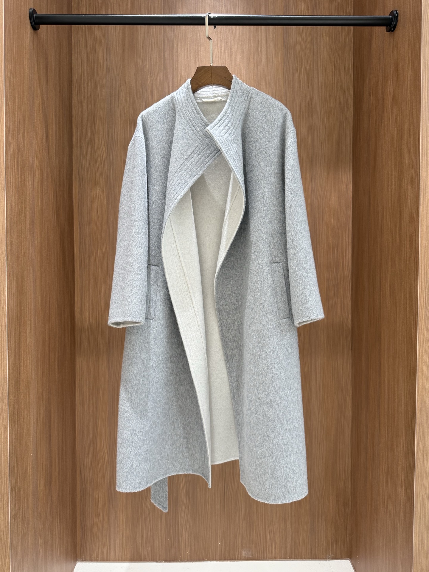 Loro Piana Caramel Camel Hair Blend Coat - Luxurious & Stylish Outerwear 3 i1758453881357 2870 0 1