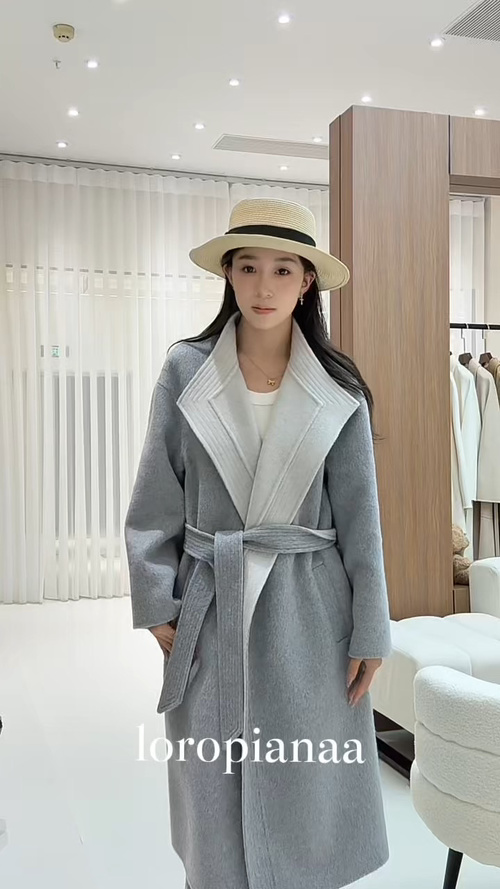 Elegant MaxMara Style Wool Coat with Belted Waist and Contrasting Collar 1 Elegant MaxMara Style Wool Coat with Belted Waist and Contrasting Collar