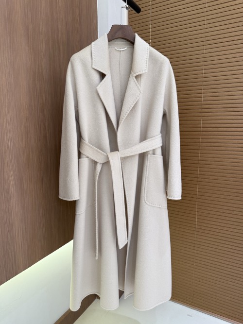 MaxMara Labbro Beige 100% Cashmere Coat - Elegant and Timeless 1 MaxMara Labbro Beige 100% Cashmere Coat - Elegant and Timeless