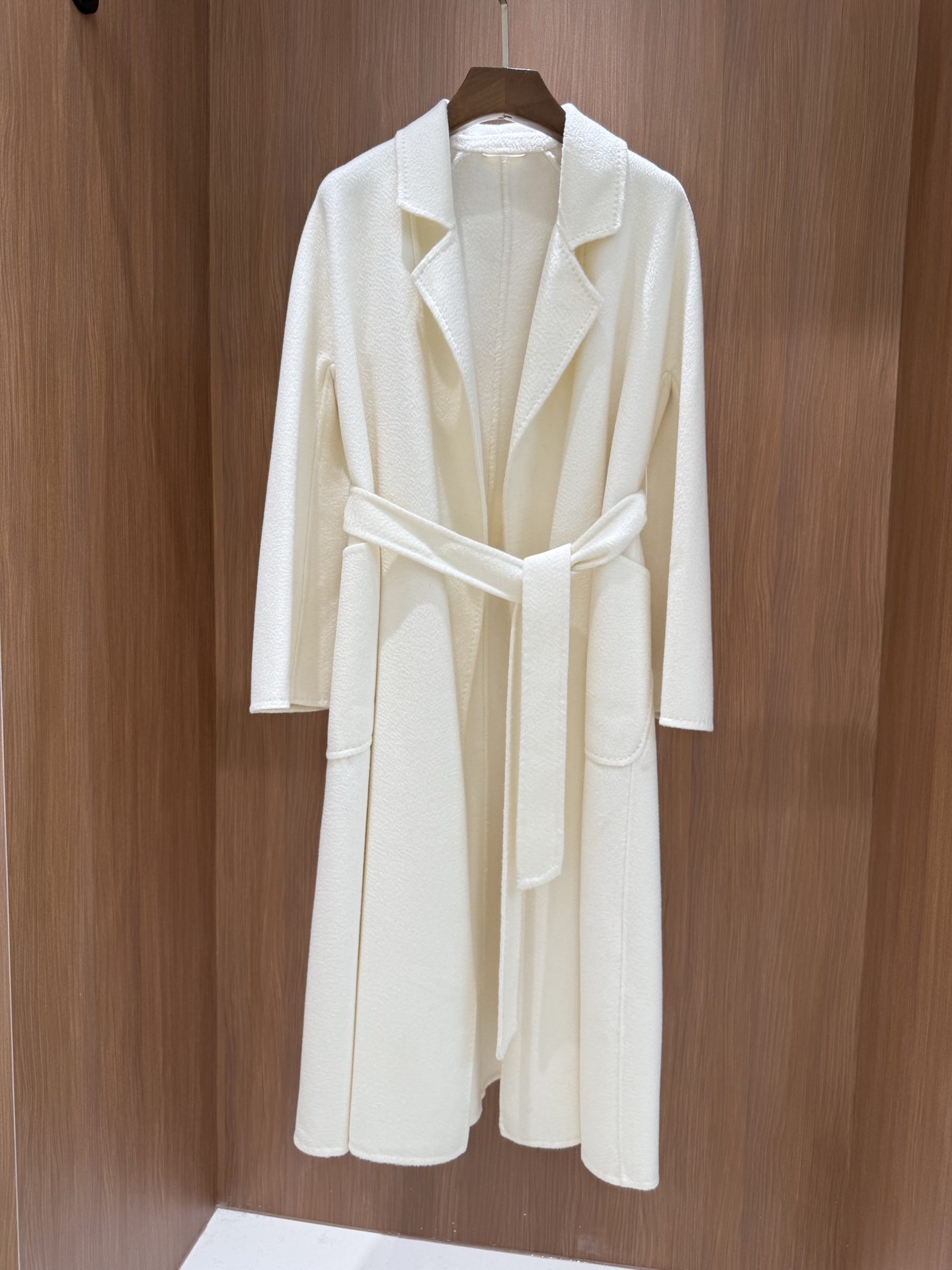 Max Mara Labbro Beige 100% Kasjmier Damesjas - Elegant en Tijdloos