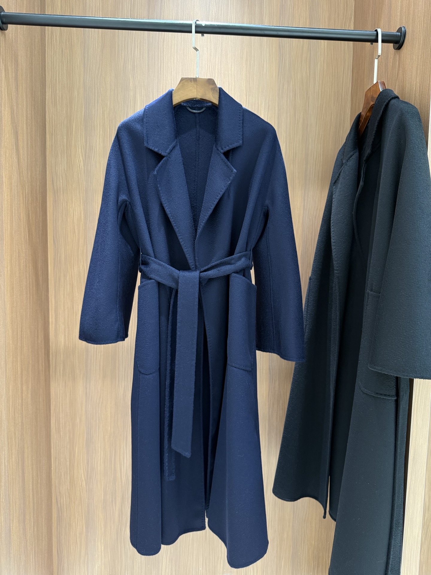 Max Mara Labbro Wool-Cashmere Blend Coat - Timeless Elegance 5 i1758886755735 7655 0 3