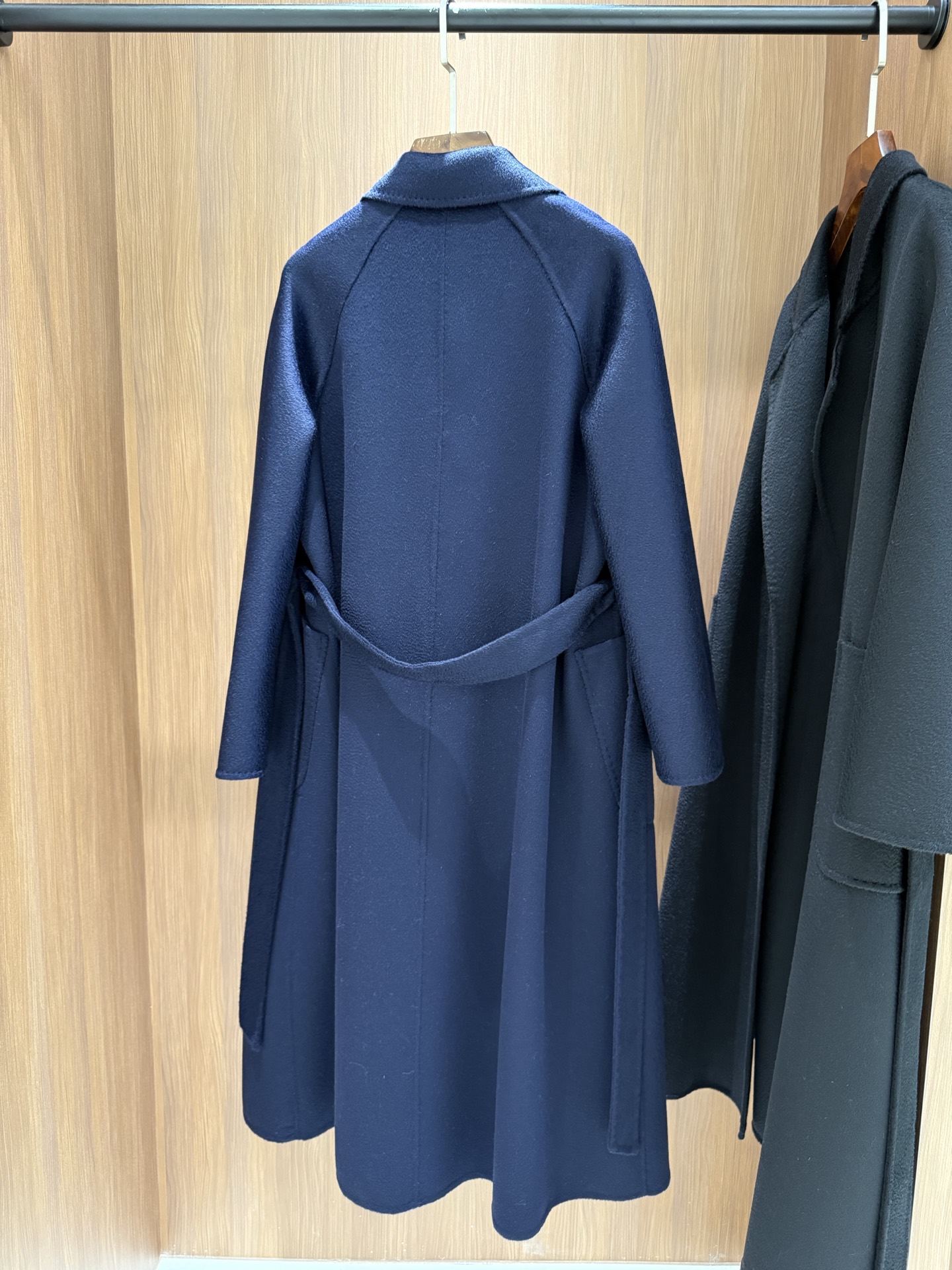 Max Mara Labbro Wool-Cashmere Blend Coat - Timeless Elegance 7 i1758886755839 2119 0 5
