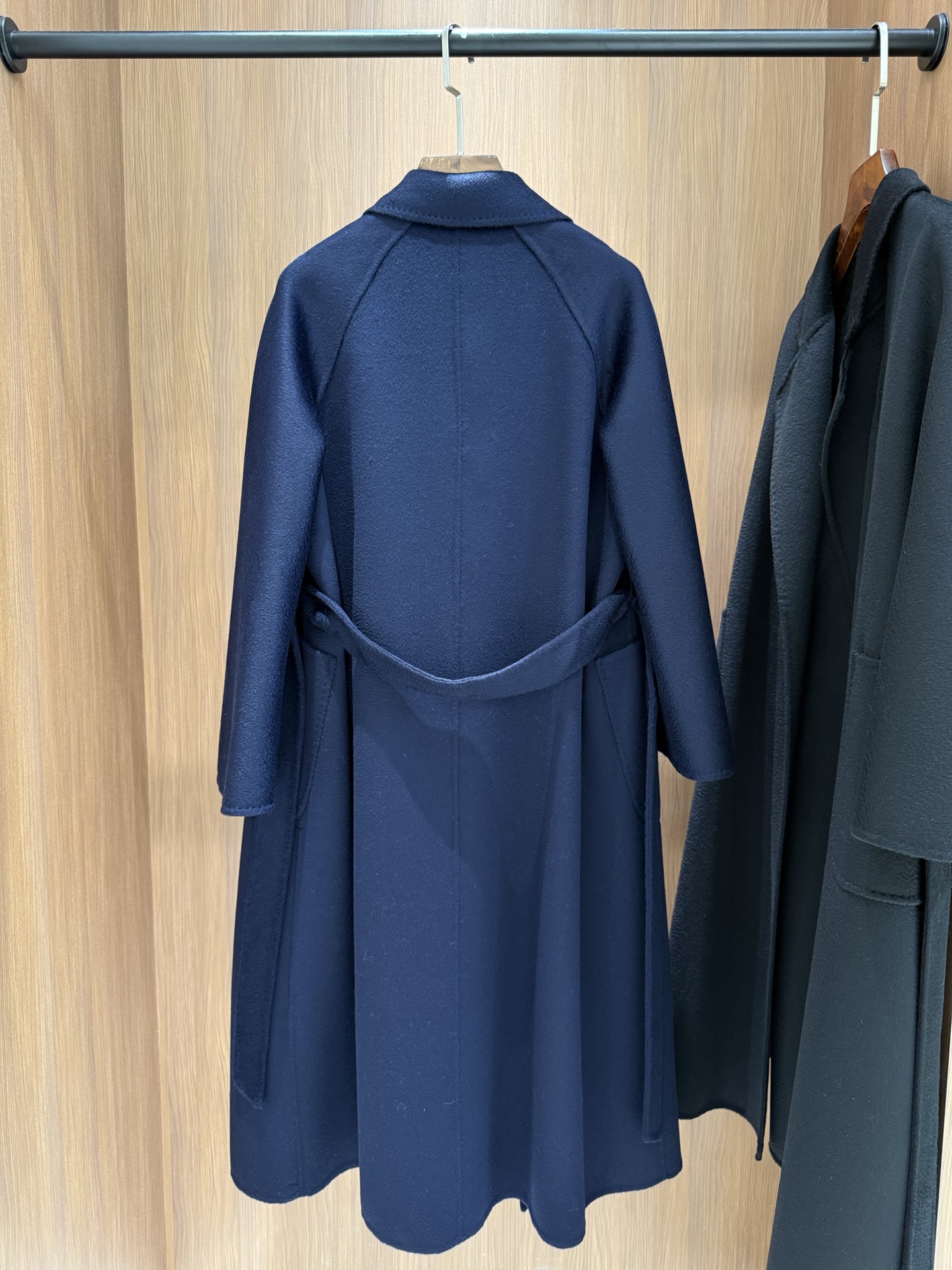 Max Mara Labbro Wool-Cashmere Blend Coat - Timeless Elegance 6 i1758886760045 4444 0 4