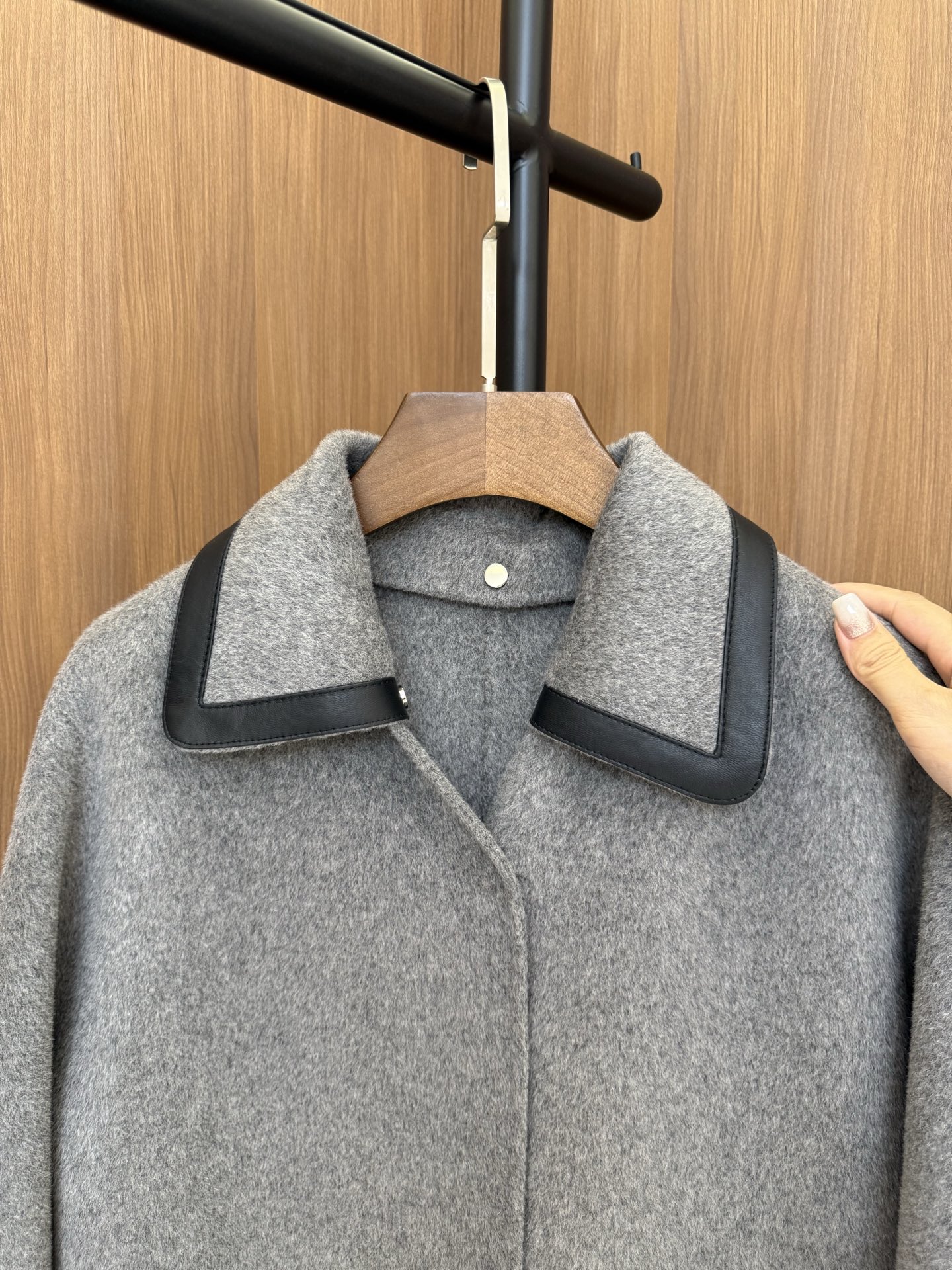 Elegant Wool-Blend Coat with Detachable Collar, Perfect for Fall and Winter 6 i1760103891138 2784 0 3