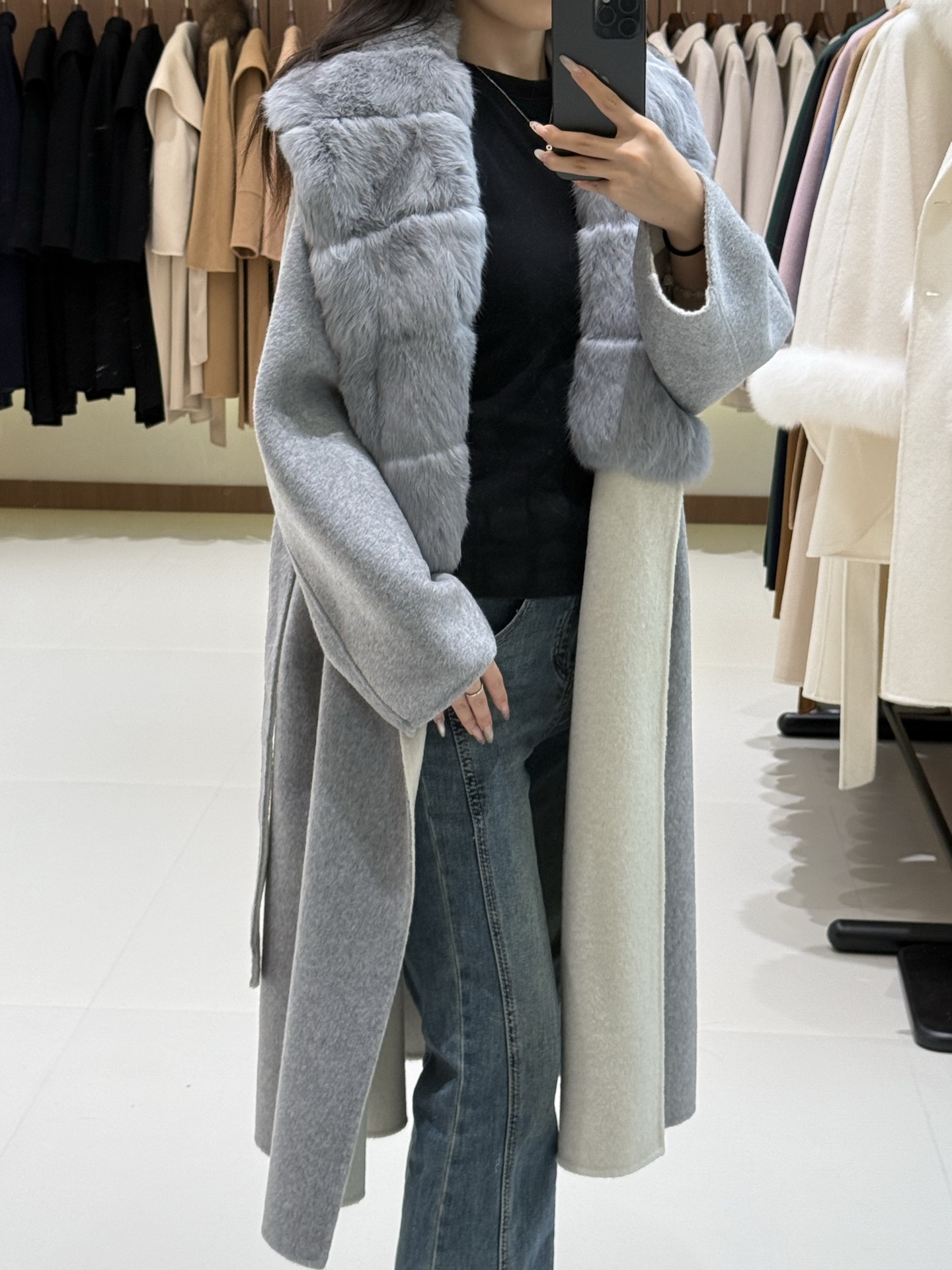 Elegant Max Mara Style Gray Wool Coat with Fur Collar and Belted Waist 5 i1760163484803 5004 0 4