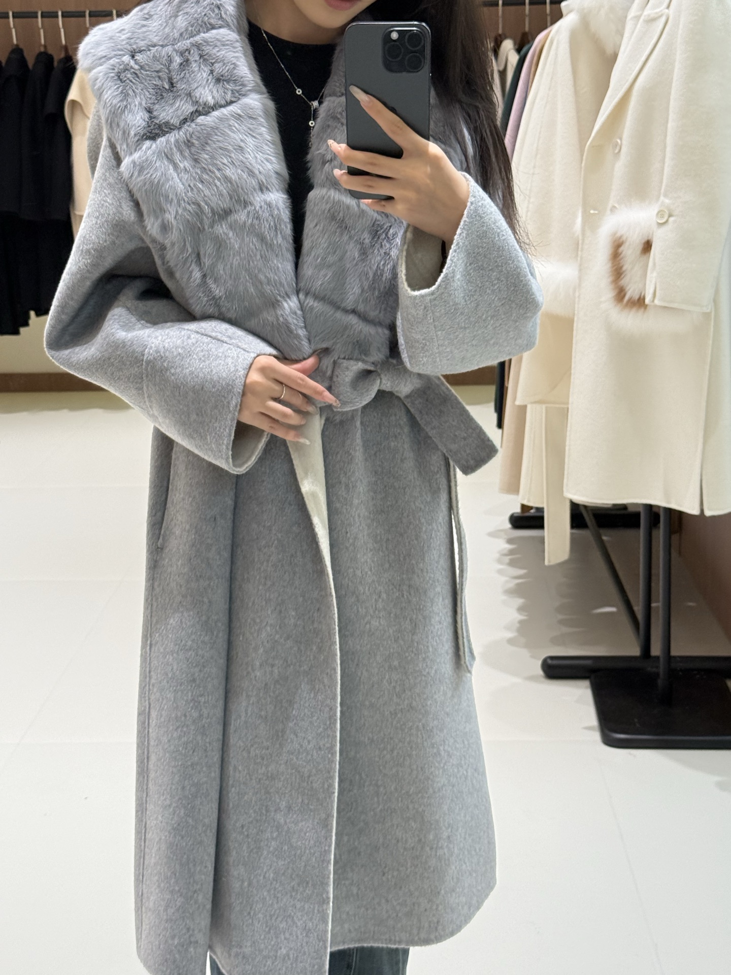Elegant Max Mara Style Gray Wool Coat with Fur Collar and Belted Waist 4 i1760164129662 6436 0 4