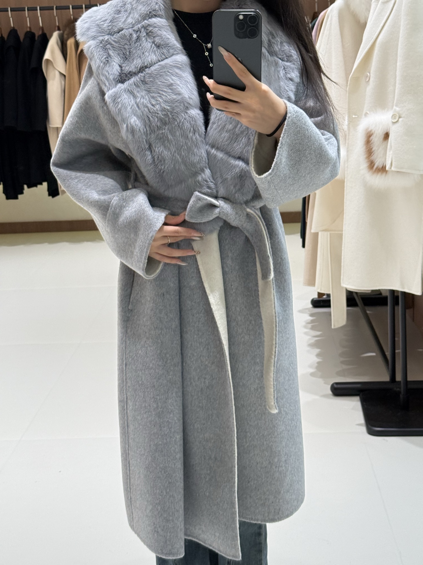 Elegant Max Mara Style Gray Wool Coat with Fur Collar and Belted Waist 3 i1760164447249 7455 0 1