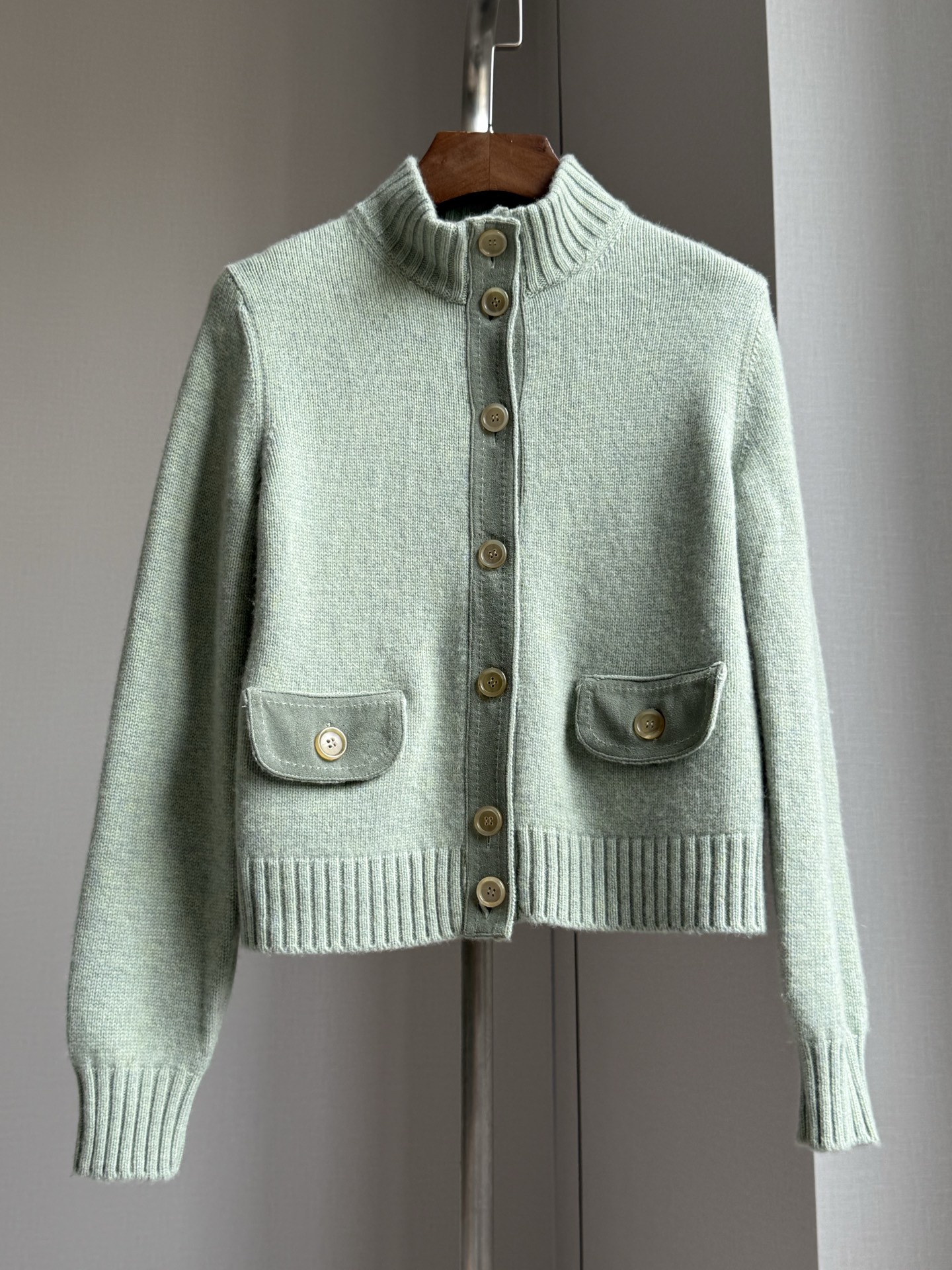 NO:942210,LP counter 1:1 replica yarn 2026 new color. Same style knitted cashmere jacket 30 cashmere 70 wool accessories sheepskin M-XL 10 5 colors in stock, women's clothing, loro piana, jackets & coats, sheepskin,19860909LP 专柜1:1复刻纱线 2026新色. 同款针织羊绒外套 30羊绒70羊毛 配件绵羊皮 M-XL 10 5色现货,女装,loro piana,jackets & coats,sheepskin,,Women's clothing