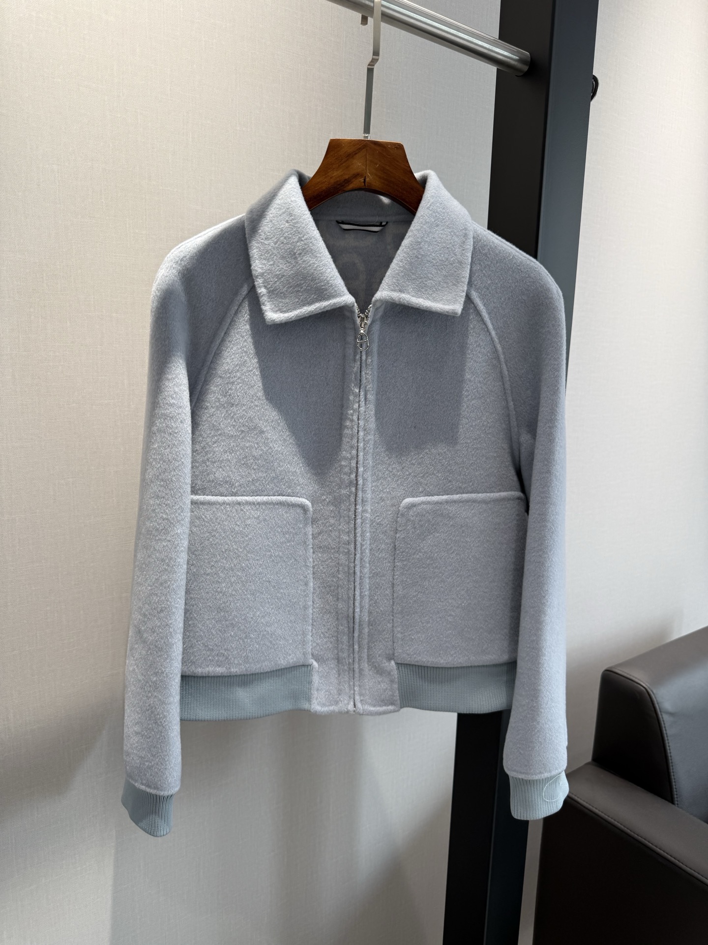 NO:942229,Herme*s same style cashmere coat in stock, SMLcashmere (measured 10 cashmere 90 wool), Hermes-clothing, hermes, hermes,19860909Herme*s 同款羊绒大衣 in stock 、 SMLcashmere （实测10羊绒90羊毛）,爱马仕-服装,hermes,hermes,,Women's clothing