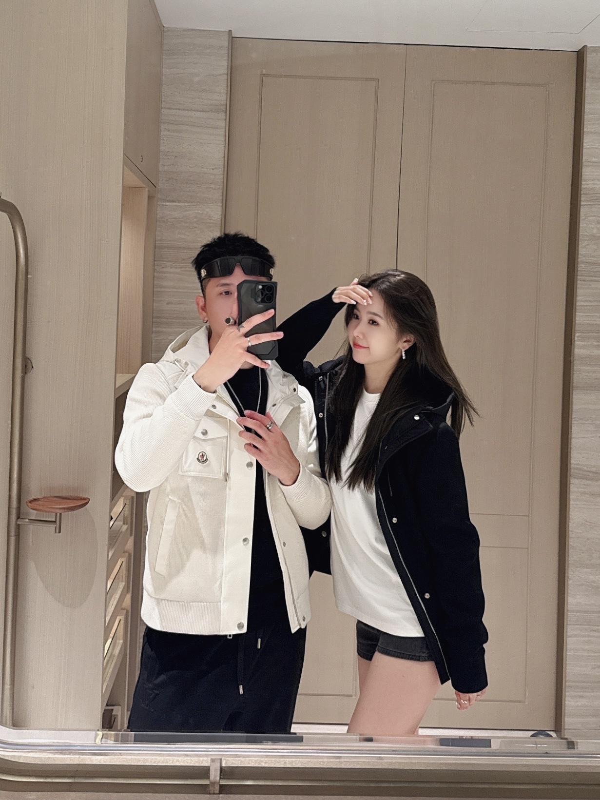 NO:549219,The new Autumn style of the 1835ss Autumn releases light luxury casual knitted down jacket, new autumn and winter products fashion trend casual knitted down jacket jacket cotton coat style!  Wear it is comfortable, free, lazy and casual. Combined with clean and simple colors, it is particularly pleasing to look, and you will be passionate about introducing fashionable items that embellish vibrant!  Same model for men and women Size 48-56, Moncler, jackets & coats, down jacket, alexander wang19860909蒙口羽绒服1835ss秋季新款发布轻奢休闲针织羽绒服,秋冬新品时尚潮流休闲针织羽绒服外套棉衣款！穿上就是舒适自在慵懒而随性,结合干净简单的色系就特别耐看,倾情推出缀饰活力的时尚单品！男女同款 尺码48-56,,Moncler,jackets & coats,down jacket,alexander wang,Men's clothing