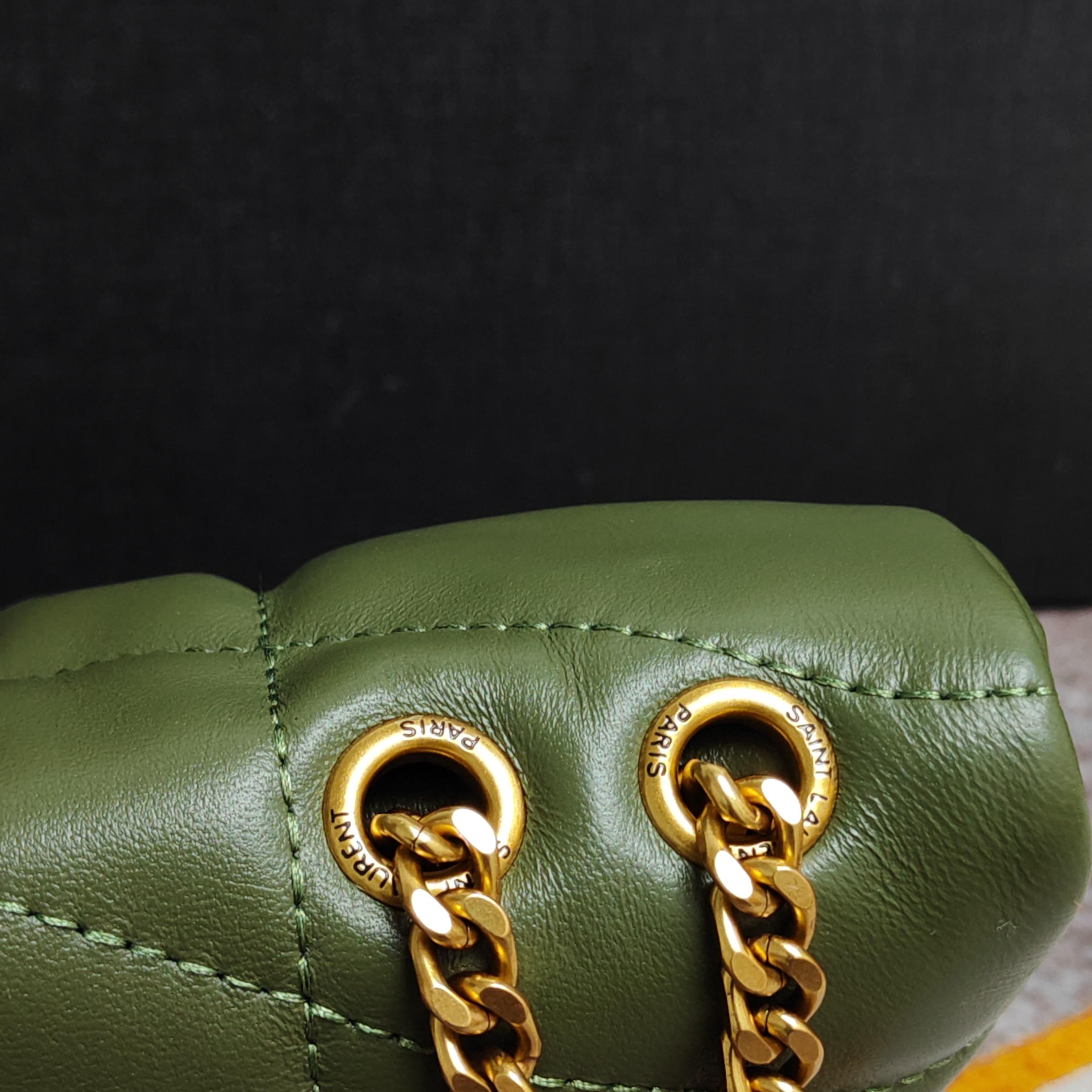 022中号8822-升级版LOULOU PUFFER 绗缝小羊皮包，100%小羊皮制作，手感柔软细腻，犹