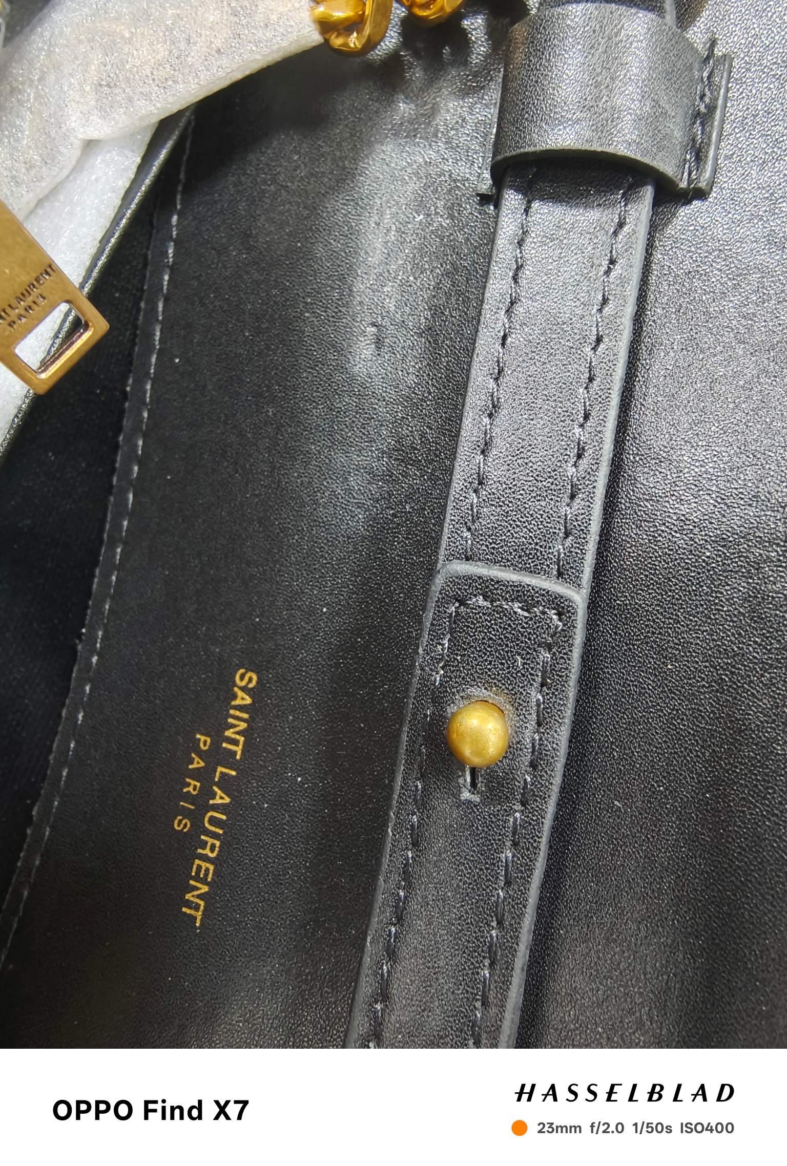 Y- 信封包 👑 超实用的一款小包 ，肩带拆掉可直接当手包用，16个卡位 ，采用球纹牛皮，配上精细的手工