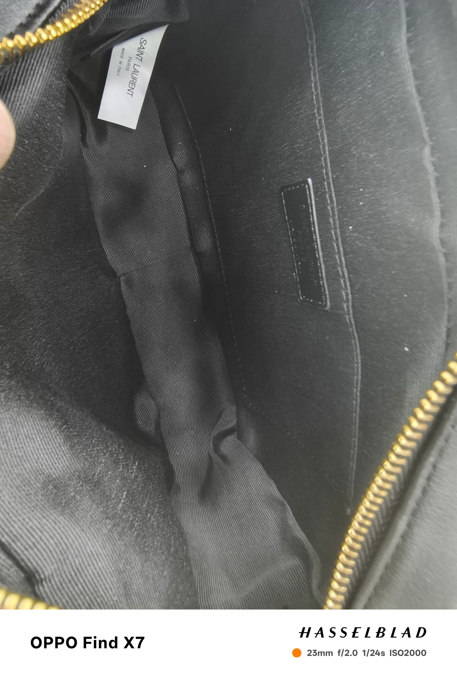 黑色编织金扣·01Lou相机包_牛皮相机包，可调节式肩带搭配时尚流苏吊坠，罗缎衬里！包内有一个内插袋！非
