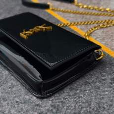 黑色漆皮·MONOGRAM Phone Holder迷你款小包_对于现在超级流行的小包风潮,这款绝对值得 黑色漆皮·MONOGRAM Phone Holder迷你款小包_对于现在超级流行的小包风潮,这款绝对值得