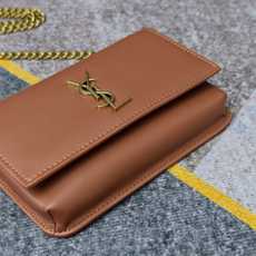 棕色牛皮·MONOGRAM Phone Holder迷你款小包_对于现在超级流行的小包风潮,这款绝对值得 棕色牛皮·MONOGRAM Phone Holder迷你款小包_对于现在超级流行的小包风潮,这款绝对值得