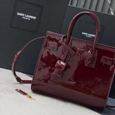 风琴版漆皮纹26cm_酒红色最优雅的风琴包系列sac de jour,永远的经典不过时,精湛的鳄鱼纹压花 风琴版漆皮纹26cm_酒红色最优雅的风琴包系列sac de jour,永远的经典不过时,精湛的鳄鱼纹压花