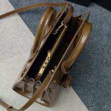 风琴包牙签纹26cm_棕色最优雅的风琴包系列sac de jour,永远的经典不过时,精湛的鳄鱼纹压花, 风琴包牙签纹26cm_棕色最优雅的风琴包系列sac de jour,永远的经典不过时,精湛的鳄鱼纹压花,