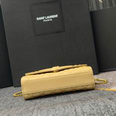 杏色金扣鱼子酱·60450Envelope_小号信封包最新款V纹拼菱格的信封包,意大利进口光面牛皮,非常 杏色金扣鱼子酱·60450Envelope_小号信封包最新款V纹拼菱格的信封包,意大利进口光面牛皮,非常