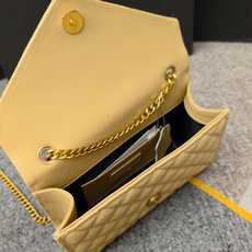 杏色金扣鱼子酱·60450Envelope_小号信封包最新款V纹拼菱格的信封包,意大利进口光面牛皮,非常 杏色金扣鱼子酱·60450Envelope_小号信封包最新款V纹拼菱格的信封包,意大利进口光面牛皮,非常