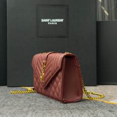 酒红金扣鱼子酱·60450Envelope_小号信封包最新款V纹拼菱格的信封包,意大利进口光面牛皮,非常 酒红金扣鱼子酱·60450Envelope_小号信封包最新款V纹拼菱格的信封包,意大利进口光面牛皮,非常