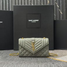 灰色金扣鱼子酱·60450Envelope_小号信封包最新款V纹拼菱格的信封包,意大利进口光面牛皮,非常 灰色金扣鱼子酱·60450Envelope_小号信封包最新款V纹拼菱格的信封包,意大利进口光面牛皮,非常