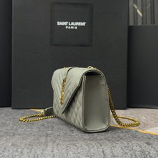 灰色金扣鱼子酱·60450Envelope_小号信封包最新款V纹拼菱格的信封包,意大利进口光面牛皮,非常 灰色金扣鱼子酱·60450Envelope_小号信封包最新款V纹拼菱格的信封包,意大利进口光面牛皮,非常