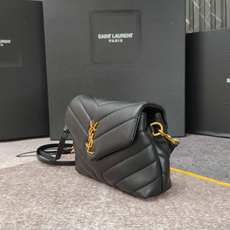 Loulou 20cm·黑色银扣 8801Y家经典爆款!最实用且百搭,意大利进口牛皮精心制作,手感超棒! Loulou 20cm·黑色银扣 8801Y家经典爆款!最实用且百搭,意大利进口牛皮精心制作,手感超棒!