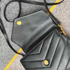 Loulou 20cm·黑色银扣 8801Y家经典爆款!最实用且百搭,意大利进口牛皮精心制作,手感超棒! Loulou 20cm·黑色银扣 8801Y家经典爆款!最实用且百搭,意大利进口牛皮精心制作,手感超棒!