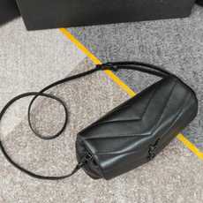 Loulou 20cm·黑色黑扣扣 8801Y家经典爆款!最实用且百搭,意大利进口牛皮精心制作,手感超棒 Loulou 20cm·黑色黑扣扣 8801Y家经典爆款!最实用且百搭,意大利进口牛皮精心制作,手感超棒