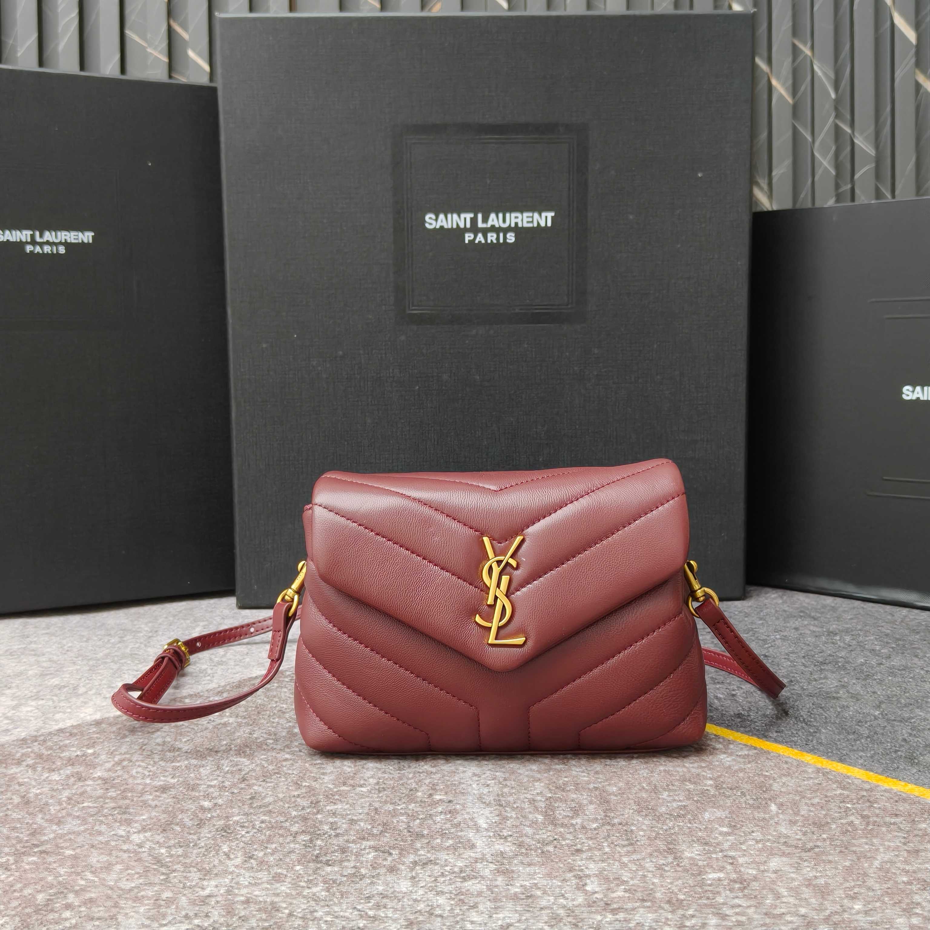 Loulou 20cm·酒红色金扣 8801Y家经典爆款！最实用且百搭，意大利进口牛皮精心制作，手感超棒