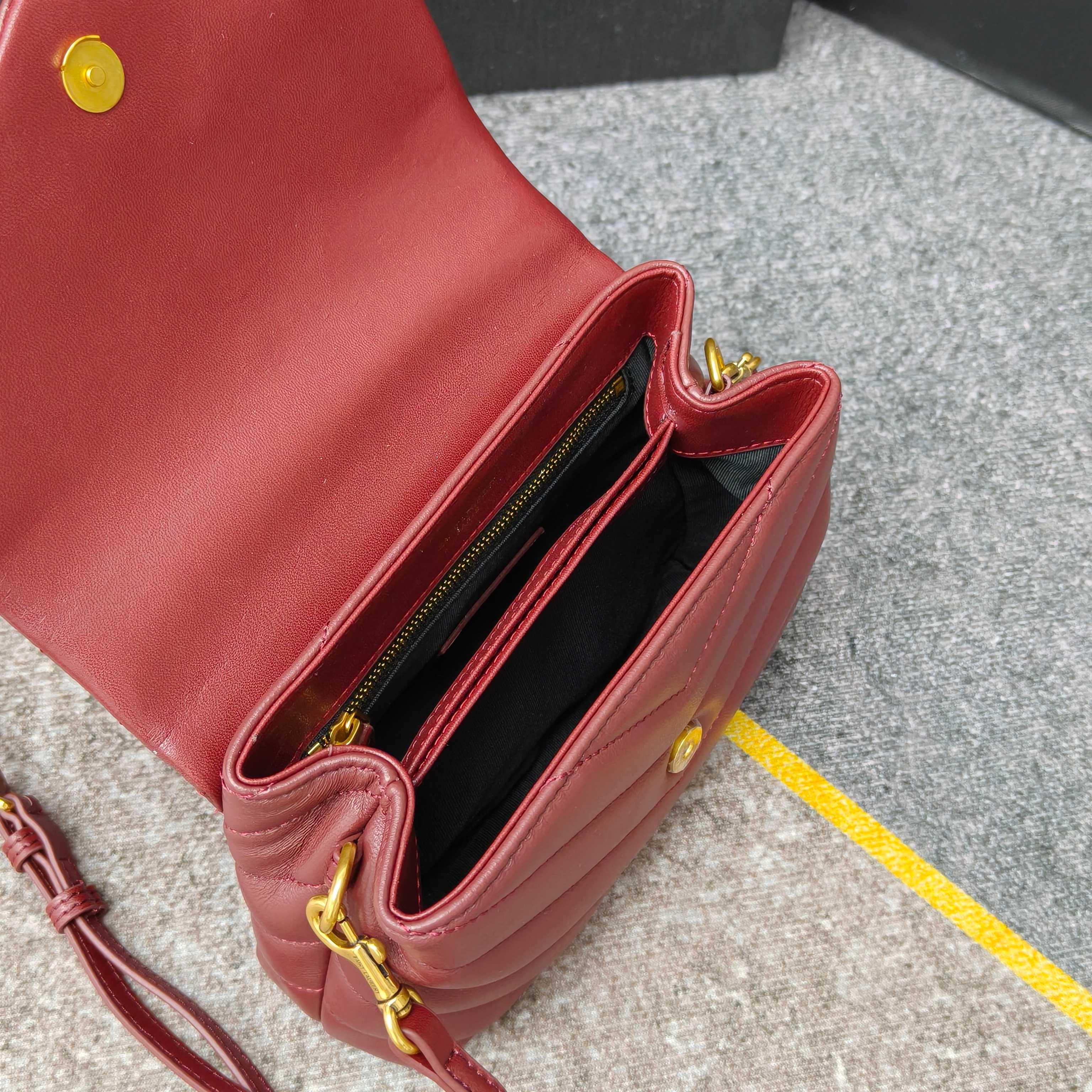 Loulou 20cm·酒红色金扣 8801Y家经典爆款！最实用且百搭，意大利进口牛皮精心制作，手感超棒