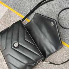 Loulou 20cm·黑色银扣 8801Y家经典爆款!最实用且百搭,意大利进口牛皮精心制作,手感超棒! Loulou 20cm·黑色银扣 8801Y家经典爆款!最实用且百搭,意大利进口牛皮精心制作,手感超棒!