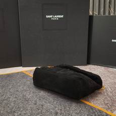小号8821-1升级头层小牛皮磨砂版LOULOU PUFFER 手感柔软细腻,犹如怀抱云朵☁️般的感受; 小号8821-1升级头层小牛皮磨砂版LOULOU PUFFER 手感柔软细腻,犹如怀抱云朵☁️般的感受;