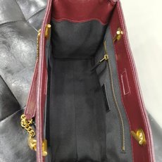 NIKI复古牛皮革横款 小25-19-10大33--27-14物 书 饰以LECASSANDRE和V形明 NIKI复古牛皮革横款 小25-19-10大33--27-14物 书 饰以LECASSANDRE和V形明