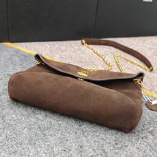 咖啡色大象纹·9003Calypso 新款链条包新款链条包 个性干练,链条可拆卸做手包,手拿效果精致酷飒 咖啡色大象纹·9003Calypso 新款链条包新款链条包 个性干练,链条可拆卸做手包,手拿效果精致酷飒
