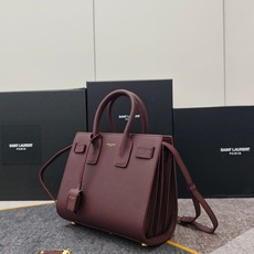 风琴包荔枝纹26cm_酒红色 最优雅的风琴包系列sac de jour,永远的经典不过时,精湛的鳄鱼纹压花,纹路清晰而且 风琴包荔枝纹26cm_酒红色 最优雅的风琴包系列sac de jour,永远的经典不过时,精湛的鳄鱼纹压花,纹路清晰而且