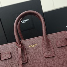 风琴包荔枝纹26cm_酒红色 最优雅的风琴包系列sac de jour,永远的经典不过时,精湛的鳄鱼纹压花,纹路清晰而且 风琴包荔枝纹26cm_酒红色 最优雅的风琴包系列sac de jour,永远的经典不过时,精湛的鳄鱼纹压花,纹路清晰而且