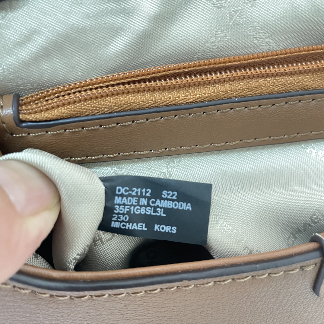 Michael Kors ～2024新款腋下包
