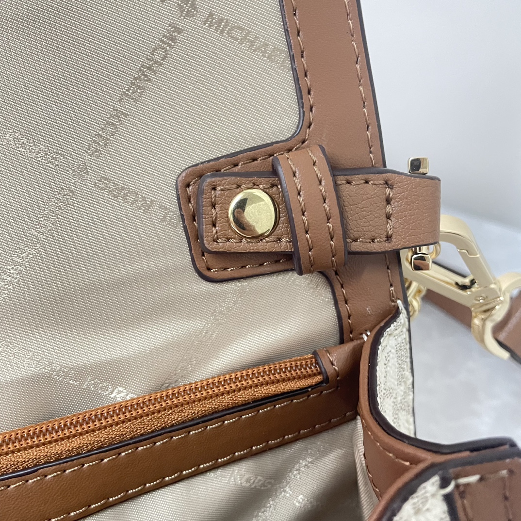 Michael Kors ～2024新款腋下包