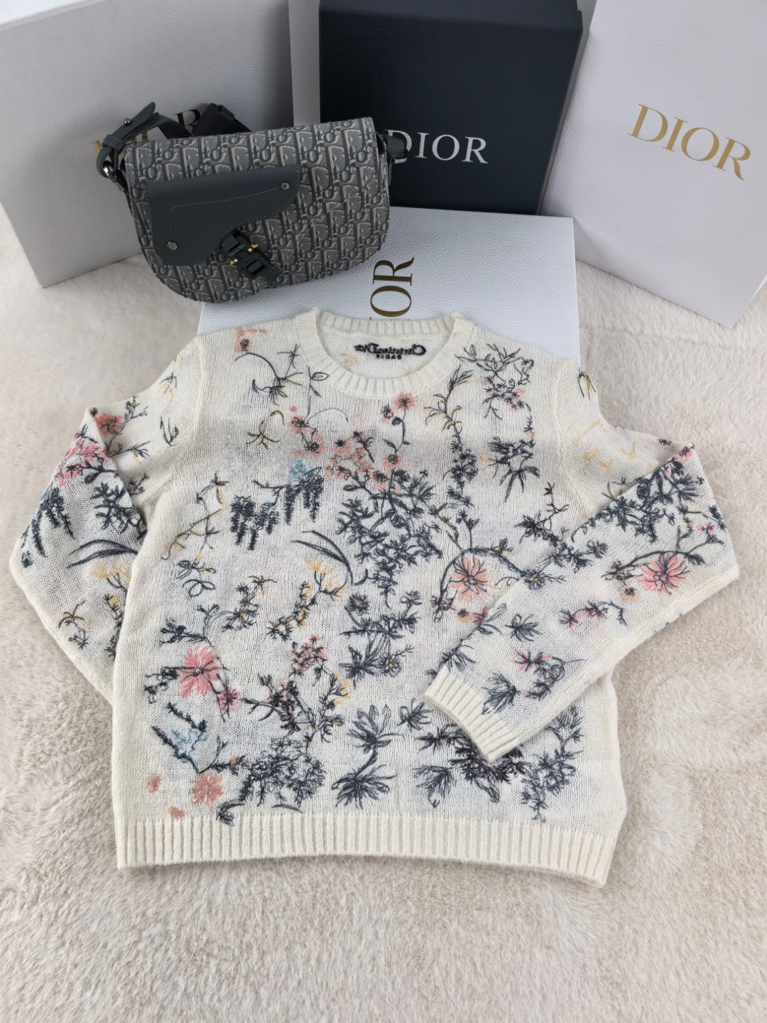 NO:454403,Dior floral embroidery hollow long sleeves YB1:1 three-code spot, dior, alexander wang19860909迪奥花卉刺绣镂空长袖 YB1:1 三码现货,,dior,alexander wang,Women's clothing