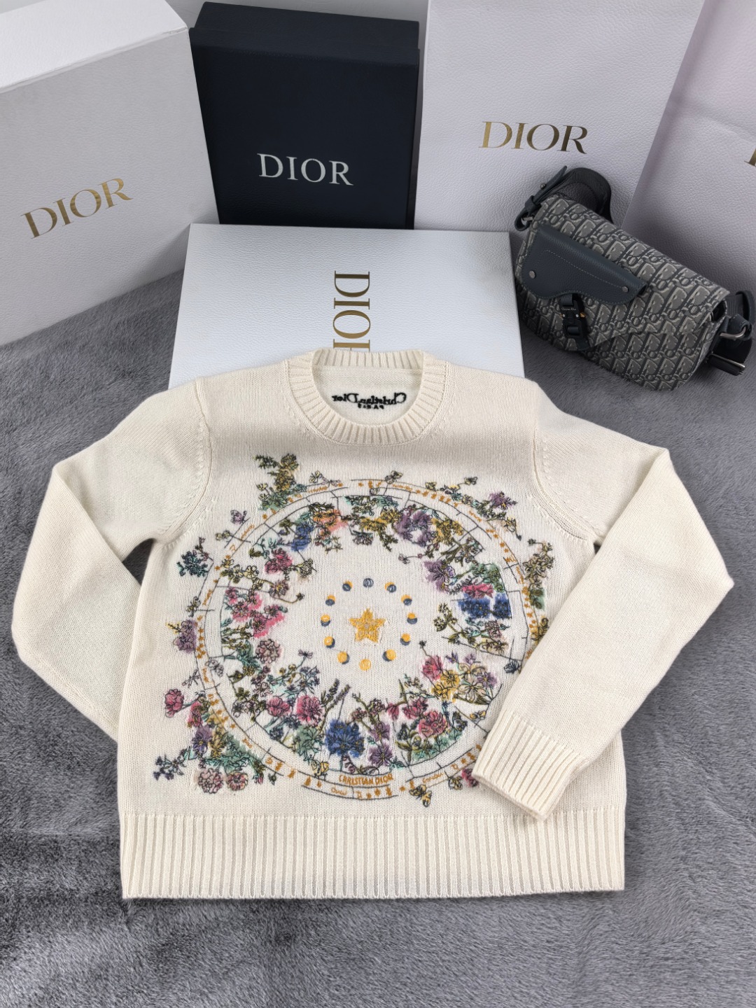 NO:461922,Dior's new embroidered cashmere socket YB1:1 three-code spot, dior, alexander wang19860909迪奥新款刺绣羊绒套头 YB1:1 三码现货,,dior,alexander wang,Women's clothing