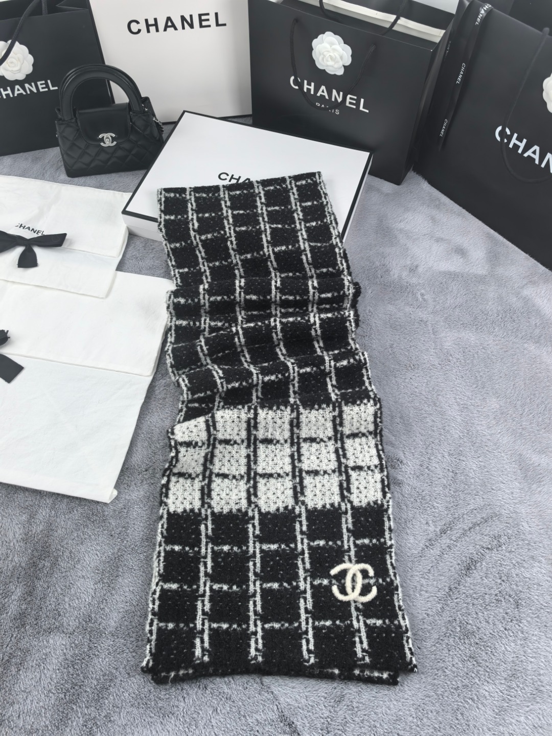 NO:475114,Xiaoxiang new plaid contrast scarf YB1:1, alexander wang19860909小香新款格纹撞色围巾 YB1:1,,alexander wang,Women's clothing