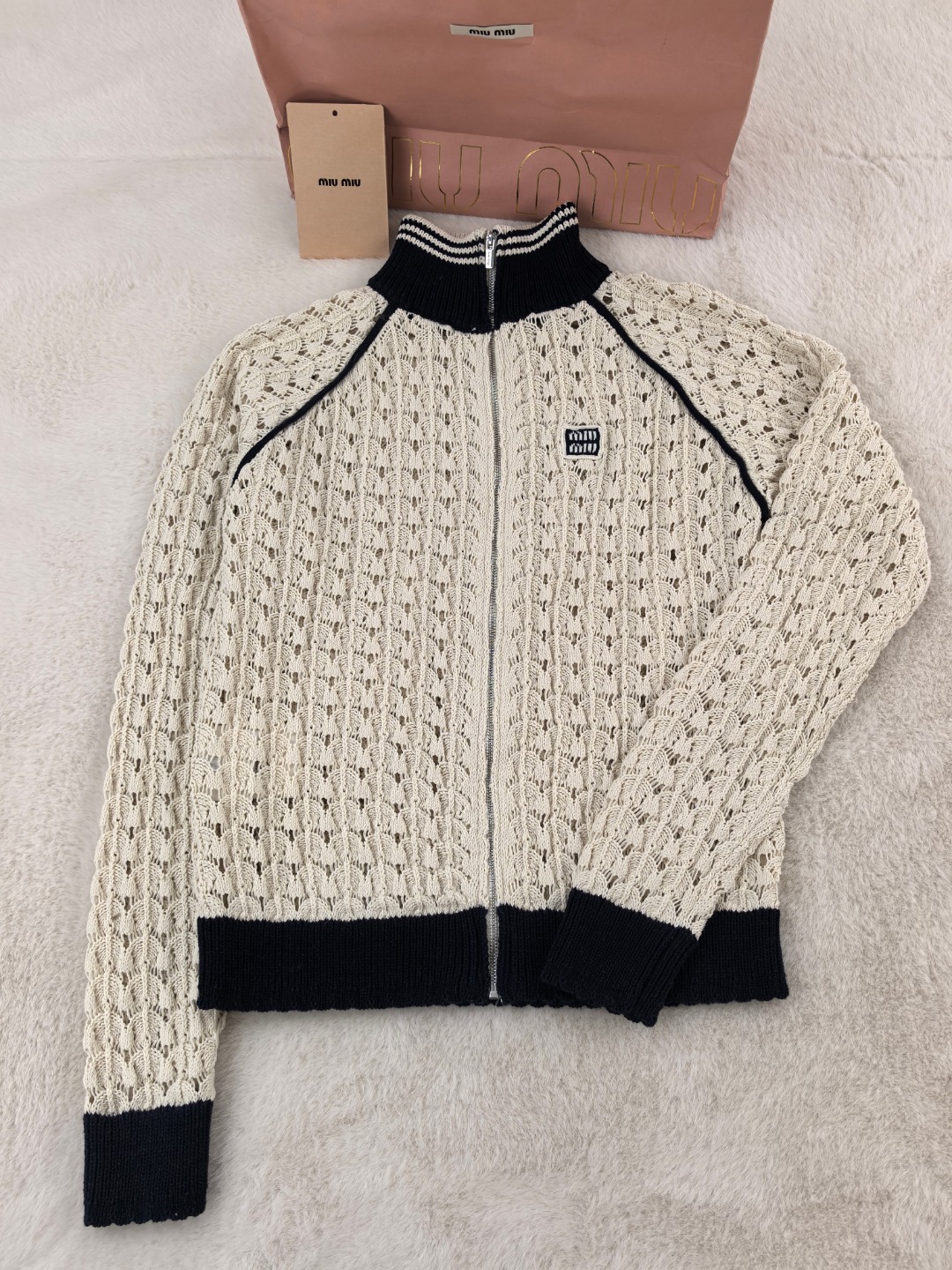 NO:761784,miu hollow turtleneck cardigan YB1:1 three sizes in stock,,miumiu,19860909miu镂空高领开衫 YB1:1 三码现货,,miumiu,,Women's clothing