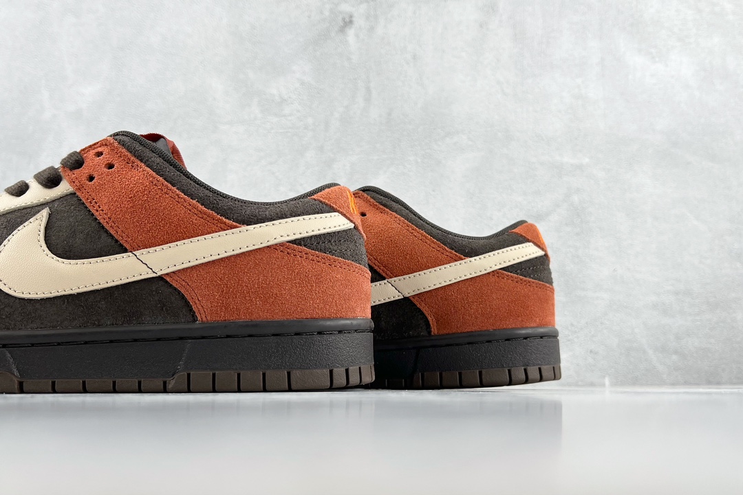 300 Nike Dunk Low "Red Panda" 灰白红 FV0395-200