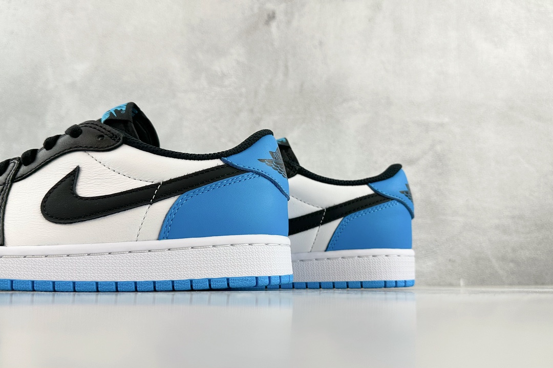 300 巅峰品质 Jordan Air Jordan 1 og "black blue toe黑白蓝 CZ0775-104